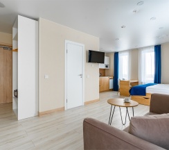 Семейный номер с двуспальной кроватью и диваном в Best Western Zoom Hotel