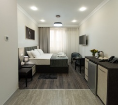 Двухместный номер Делюкс двуспальная кровать в Отель Downtown Suites Hotel Yerevan