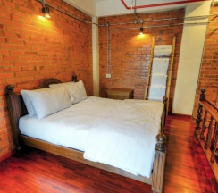 Двухместный номер с балконом двуспальная кровать в Saeng Panya Home - Boutique Residence (SHA Plus+)