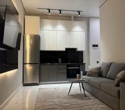 Современный пентхаус с панорамными окнами и террасой мечты, видом на море! в Как Дома 05