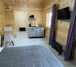 Дом отдельный благоустроенный трехместный с кухней в Место силы