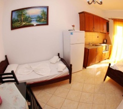 Четырёхместный номер Standard с видом на море в Hotel Erioni