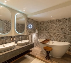 Люкс Posh Club Presidential в Sunrise Crystal Bay Resort