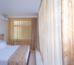 КОМФОРТ с холлом 3-местный. Новый номерной фонд в MaxxRoyal