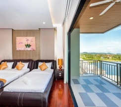 Трёхместный люкс в Chalong Miracle Lakeview Resort & Spa