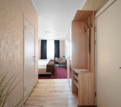 Полулюкс 2-х комнатный в Лабиринт