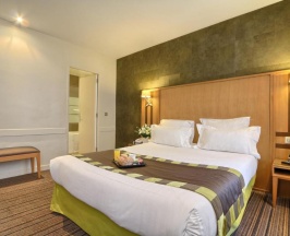 Двухместный номер Superior с балконом 2 отдельные кровати в Hotel Mondial