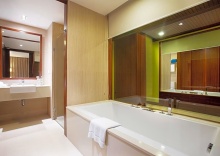 Четырёхместный номер Deluxe в Courtyard by Marriott Phuket, Patong Beach