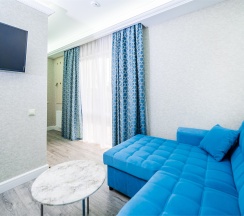 Люкс с балконом в M-House