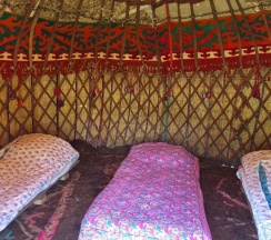 Тент в Turkestan Yurt Camp