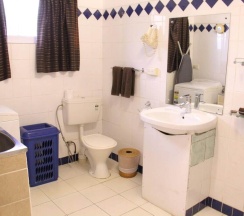 Апартаменты c 1 комнатой с балконом в The Melanesian Port Vila Hotel