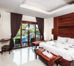 Двухместная вилла с видом на бассейн двуспальная кровать в Howard Johnson by Wyndham Phuket Naiyang