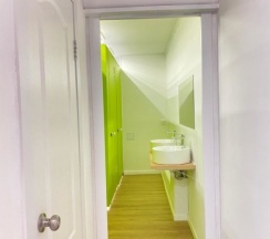 Место в восьмиместном общем номере 1 в City Centre Hostel