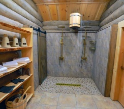 Коттедж с красивым видом из окна в WoodHouse