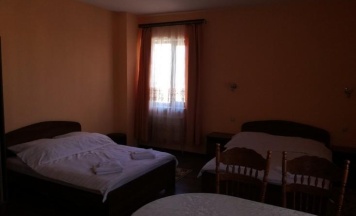 Номер полулюкс с 2 двуспальными кроватями в Зорина