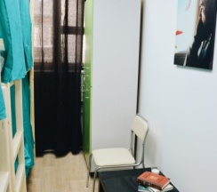 Место в мужском четырехместном номере в Ваш миниотель