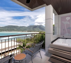 Двухместный Jacuzzi полулюкс с видом на море двуспальная кровать в Cape Sienna Gourmet Hotel & Villas