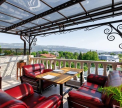 Номер полулюкс комфорт с 1 двуспальной кроватью Оазис спокойствия в Ночной квартал