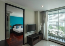 Номер Standard с 2 комнатами двуспальная кровать в Silom Lofts Hotel