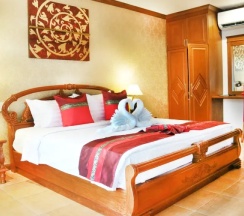 Двухместный люкс двуспальная кровать в Aiyaree Place Hotel