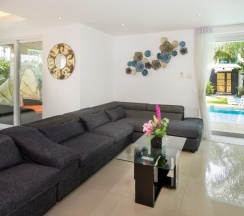 Вилла с 4 комнатами в Tropicana Pool Villa