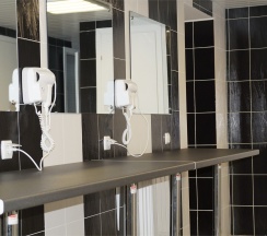 Двухместный эконом с большой кроватью в Формула за рулем