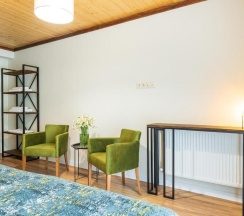 Двухместный номер Standard с балконом двуспальная кровать в Hotel Chatini Mestia