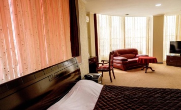 Двухместный люкс двуспальная кровать в Golden Palace