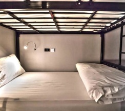 Кровать в общем номере в Jellybean The Blocks Hostel Sukhumvit 10