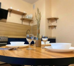 Двухместные апартаменты c 1 комнатой с балконом (двуспальная кровать) в Квартира ЭмиЛи в ЖК Лазурный