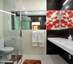 «Люкс» 4-х местный, (№302; 305) в MotoStop