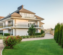 Семейный (CONNECTION) c видом на БАССЕЙН- 2 смежных СТАНДАРТА в Villaggio