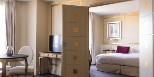 Канны: Отель Hotel Renoir