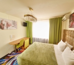 Номер 5 ***** звезд одно - двухместный с зоной отдыха Deluxe .(Двуспальная King Size кровать.Мини бассейн SPA) в Строгино-экспо