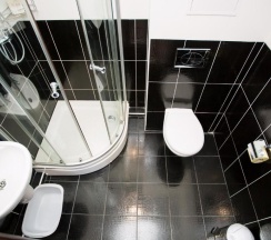 Четырехместный номер (3+1) с балконом в Космос