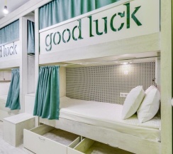 Место в четырехместном общем номере в Good luck