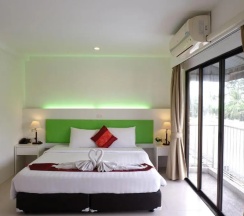 Двухместный номер Deluxe (2 отдельные кровати) в Armoni Patong Beach Hotel