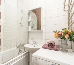 Четырёхместные апартаменты с 3 комнатами с видом на город в 3-комн. апарты в центре города на ул. Романовская Слобода 22