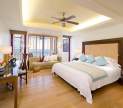 Двухместный номер Deluxe с видом на океан двуспальная кровать в Отель Centara Grand Beach Resort Phuket