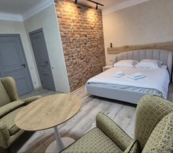 Двухместный полулюкс с балконом двуспальная кровать в География