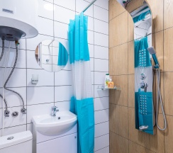 1-комнатные апартаменты эконом с 1 двуспальной кроватью (без окна) в Prim Rooms Apt Apartments (Прим Румс Апт Апартментс)
