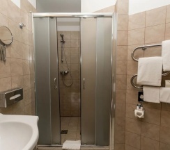 Двухместный номер Standard с видом на город двуспальная кровать в Hotel Justus