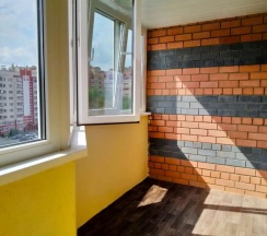 Четырёхместные апартаменты с балконом и с видом на город в Квартира Евродвушка на Ермакова