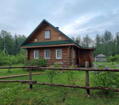 Шестиместный дом Русский в Глэмпинг на озере Сиг