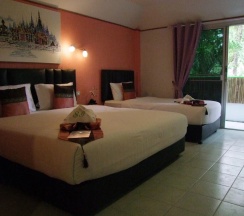 Трёхместный номер Standard в Samui Green Hotel