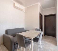 Апартаменты Люкс (с кухней и террасой с видом на море и горы) в Эллада