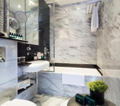 Двухместный номер Superior двуспальная кровать в Hotel Lumen Paris Louvre