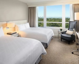 Двухместный номер с видом на океан (2 отдельные кровати) в Fontainebleau Miami Beach
