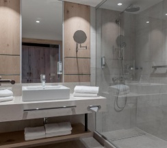 Двухместный номер Standard двуспальная кровать в Alpenhotel Enzian