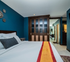 Люкс с балконом в Kata Tranquil Villa